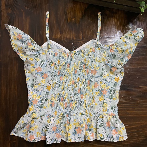 Beautiful floral top with corset, perfect for spring! - Picture 2 of 2